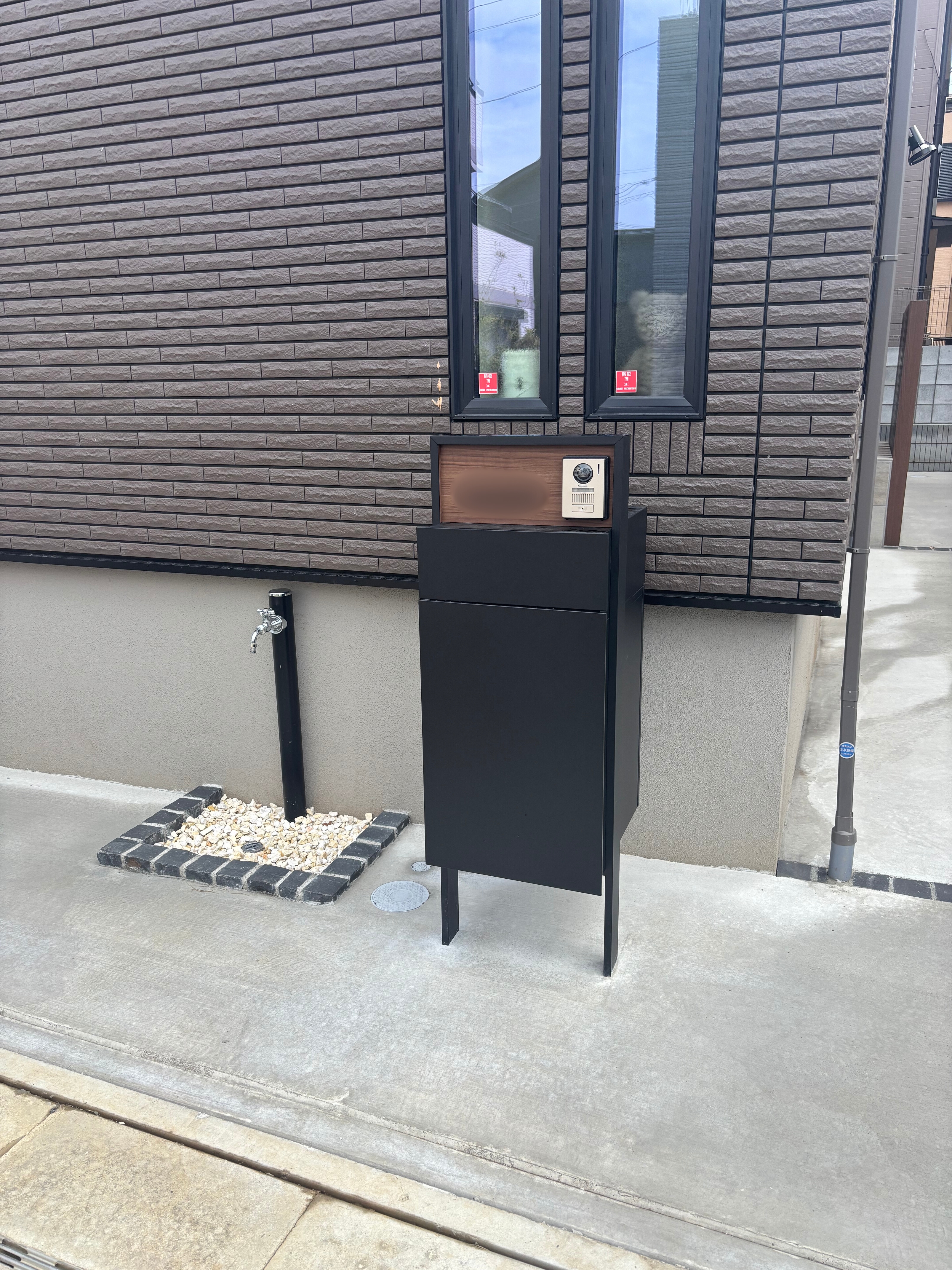 デザインと機能性を兼ね備えたスタイリッシュな外構空間[6]