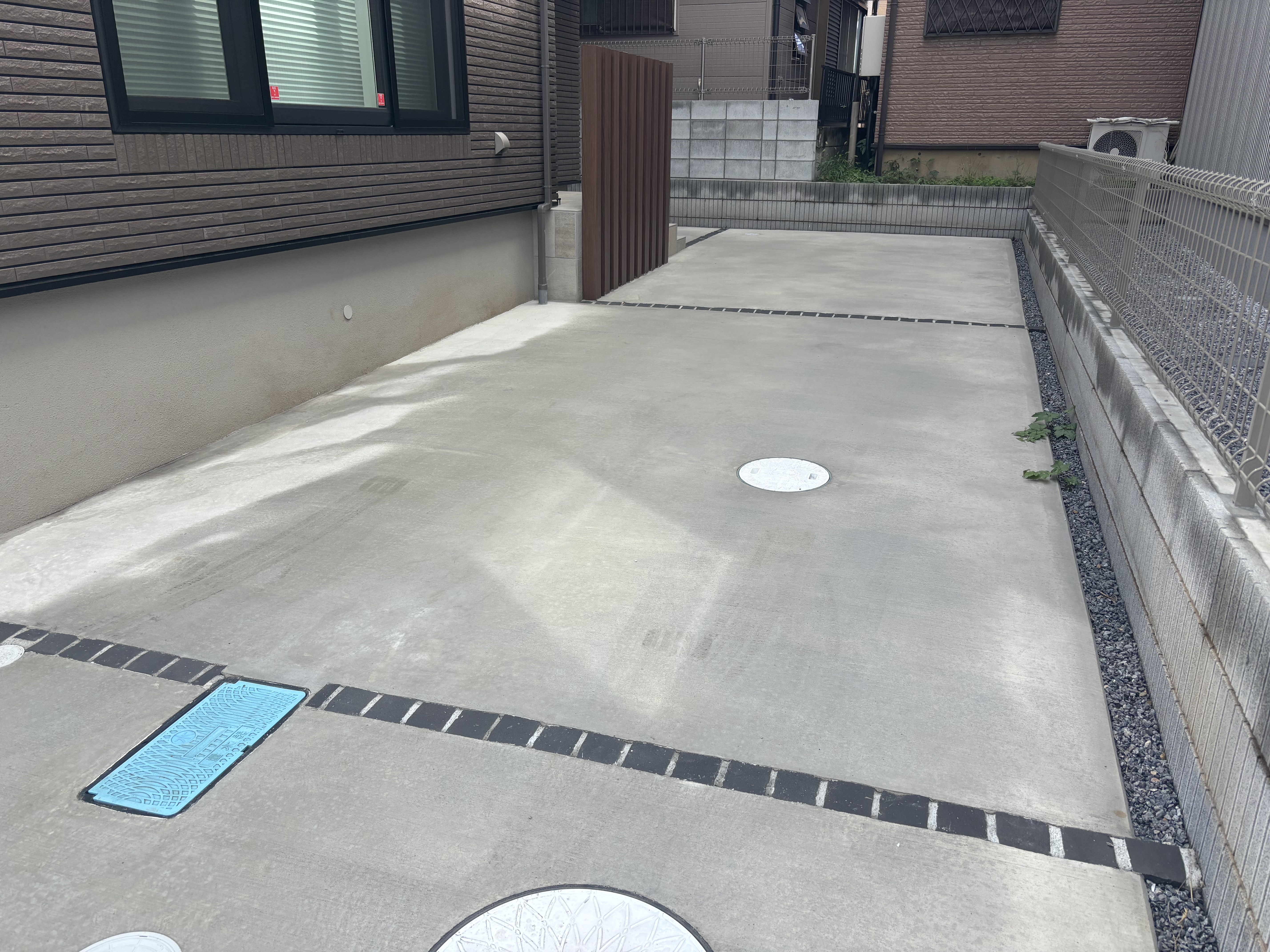 デザインと機能性を兼ね備えたスタイリッシュな外構空間[4]