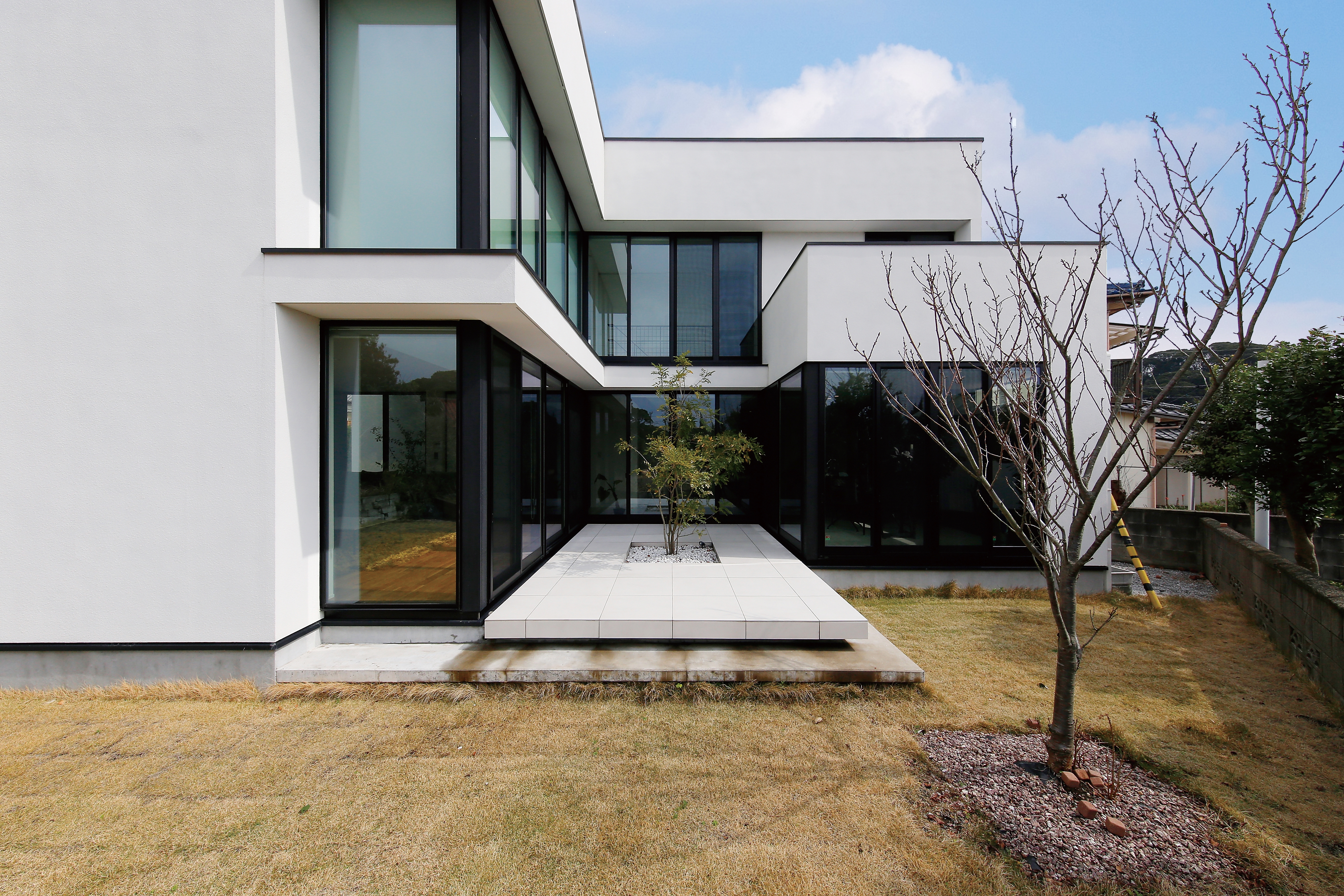 モノトーンでシックな邸宅感[3]