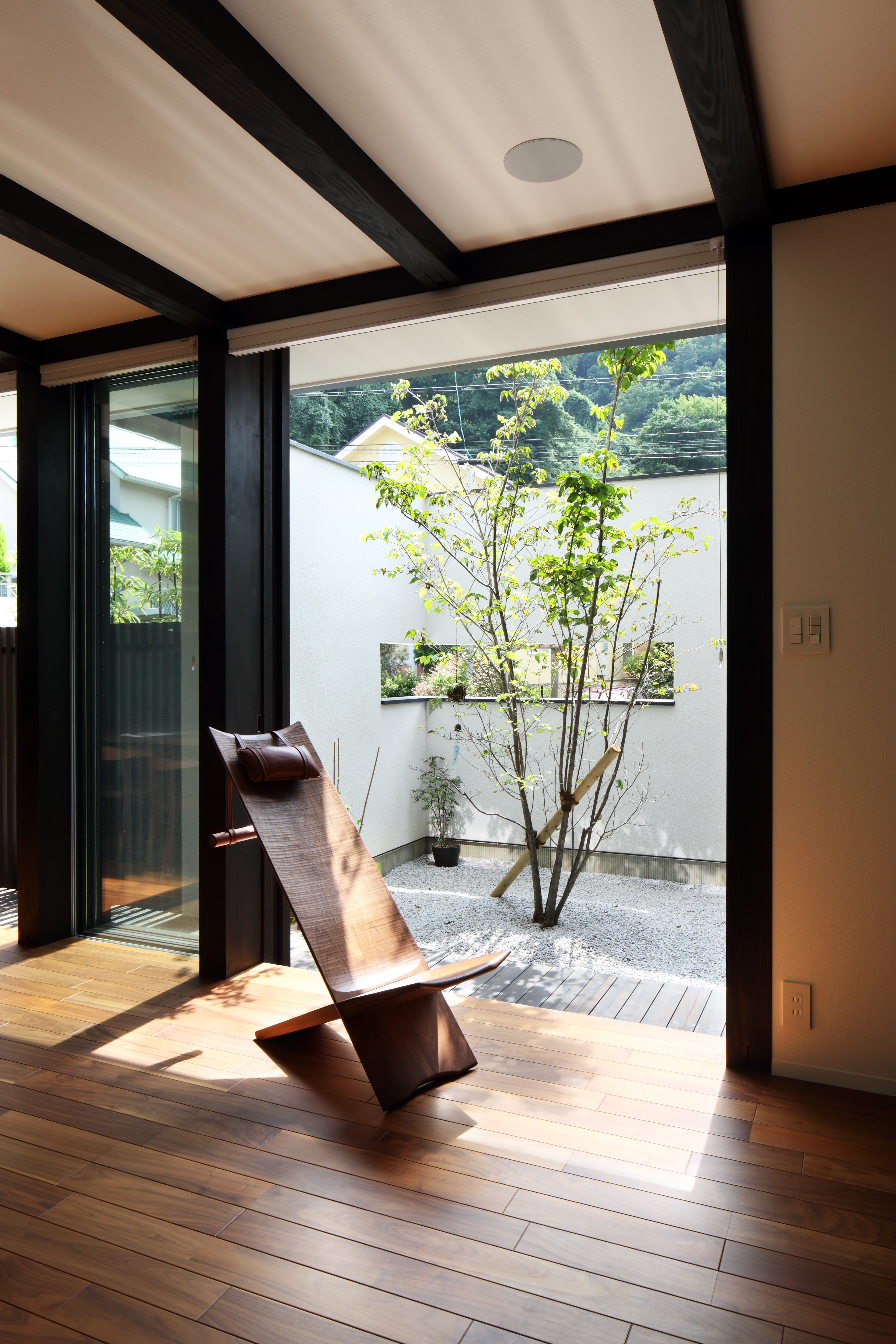 凛としたファサード、上質感溢れる和モダンエクステリア[6]