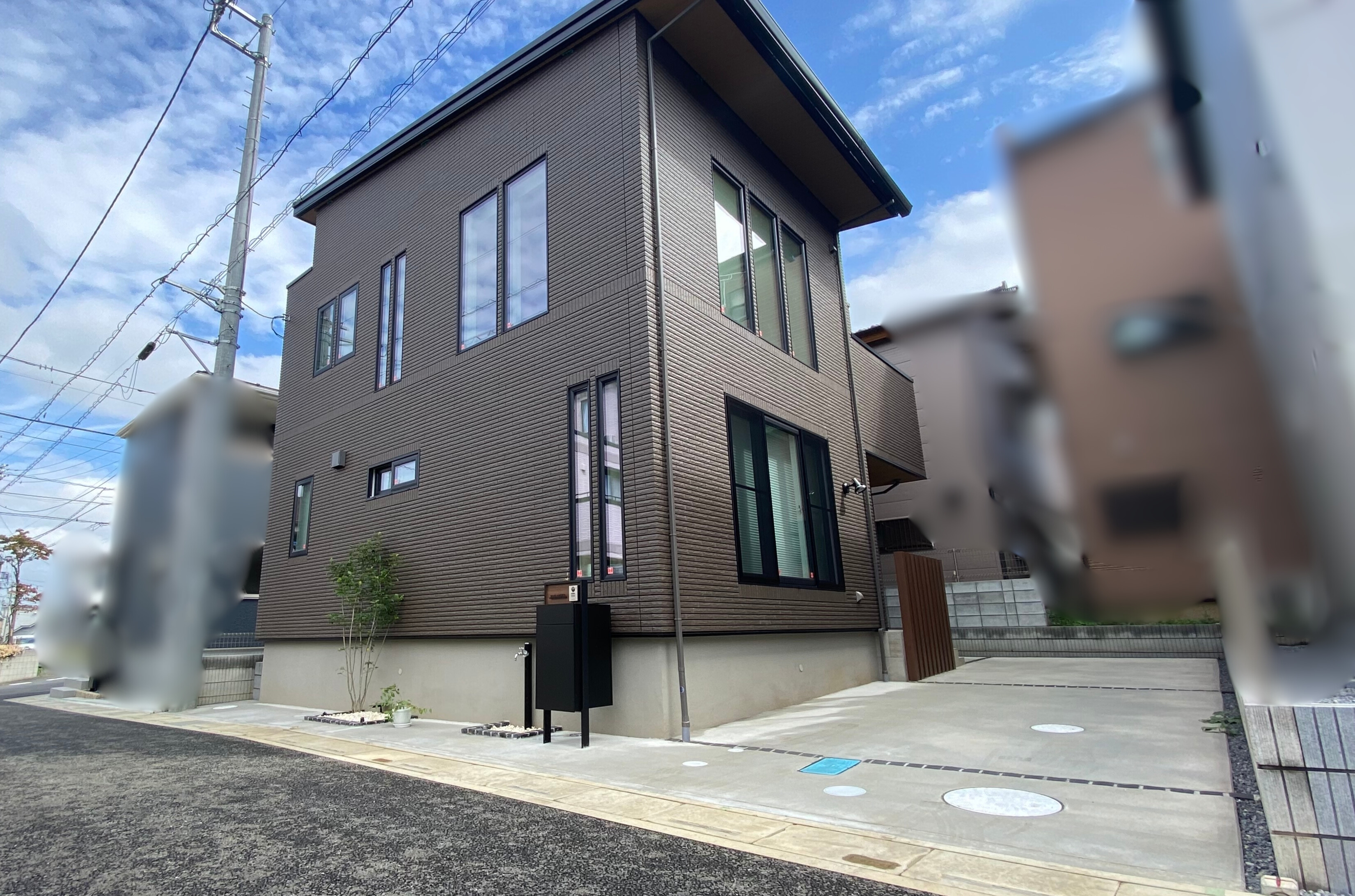 デザインと機能性を兼ね備えたスタイリッシュな外構空間[2]