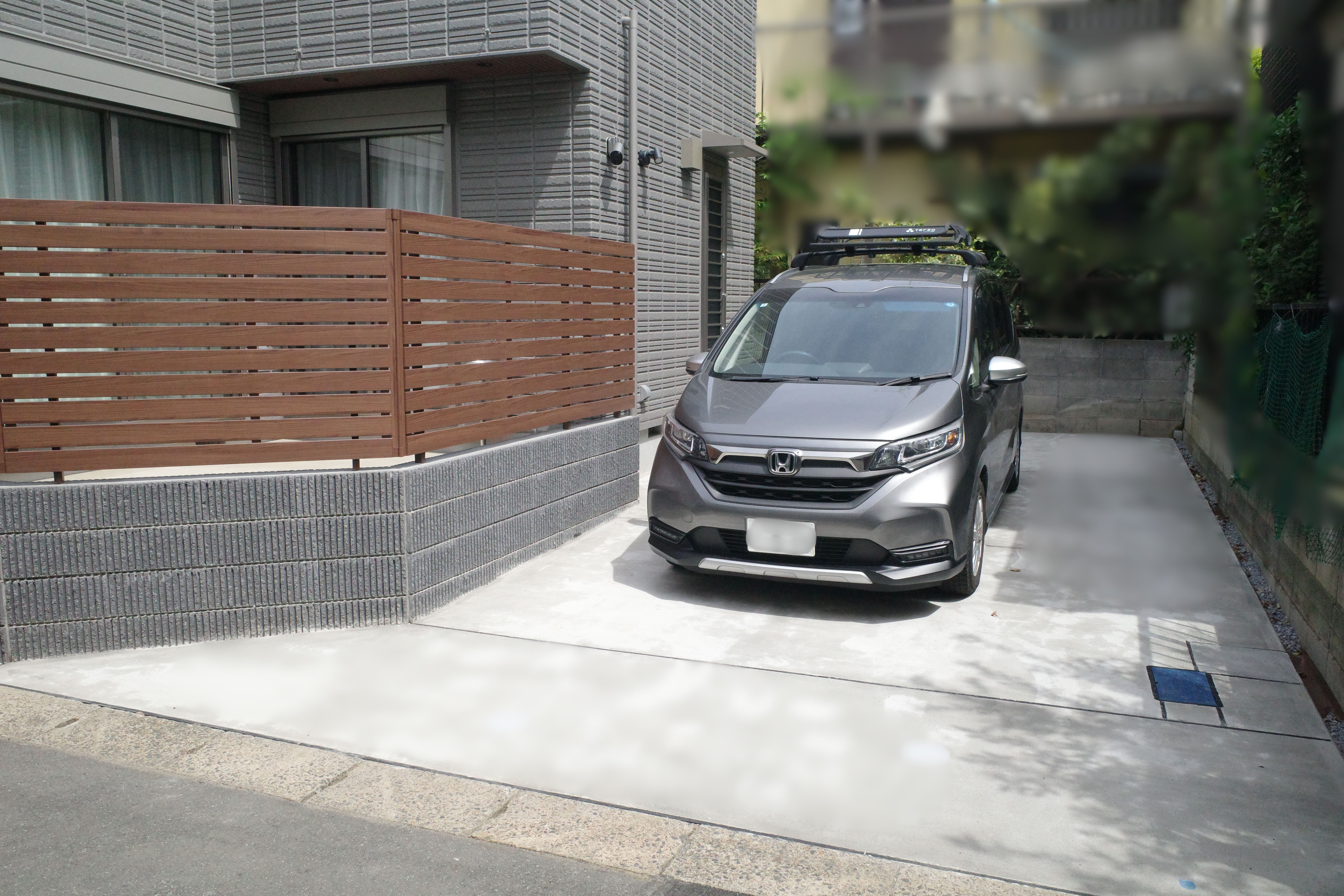 都会的な上質感、家族の温かさが両立する空間[6]