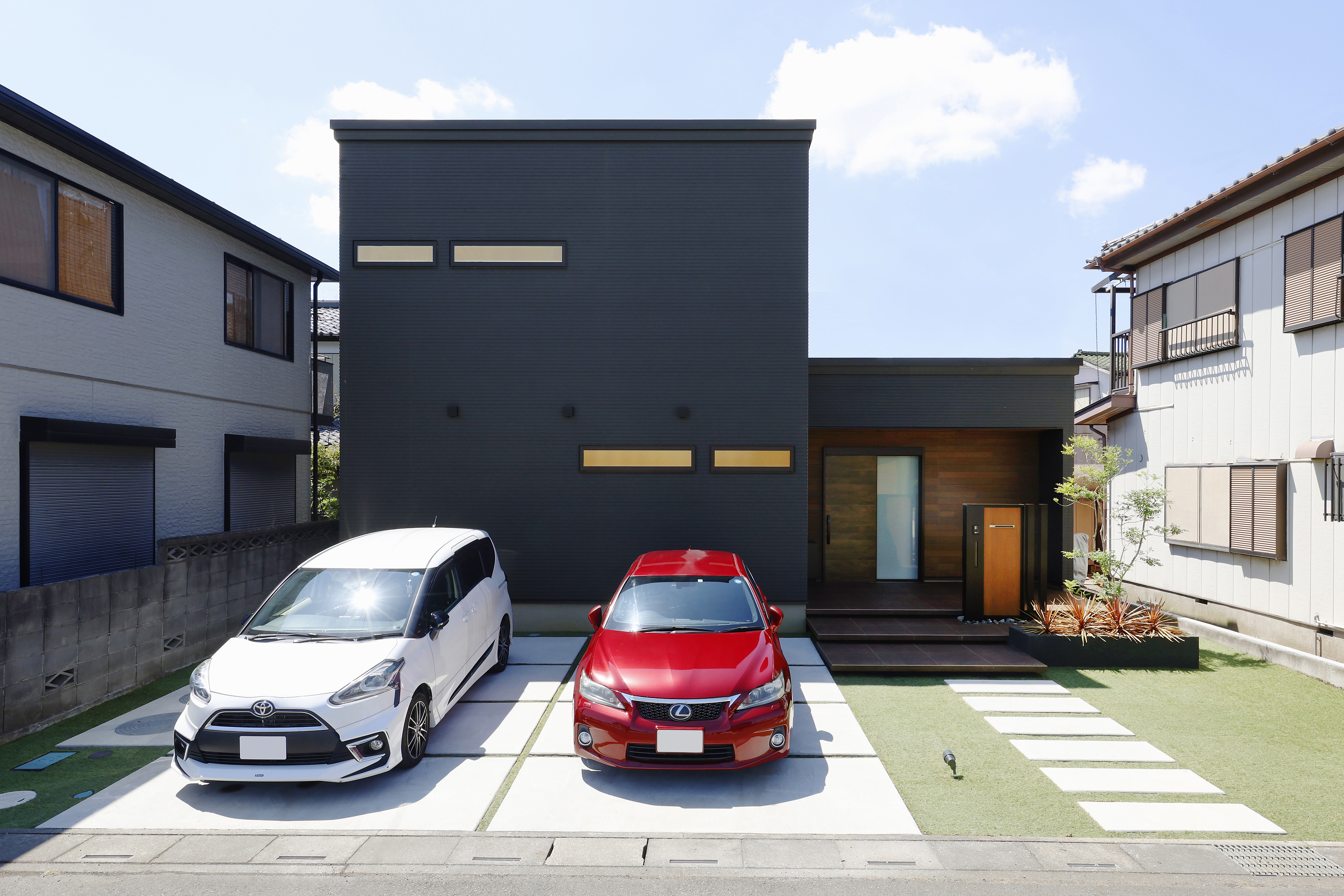 開放的な空間を演出する色彩とこだわりのデザイン[2]